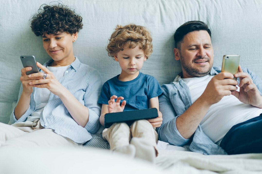 family coding together