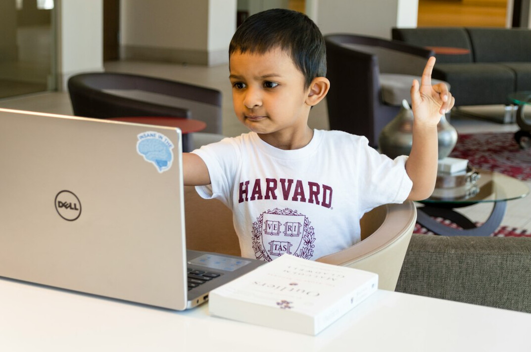 kids learning coding